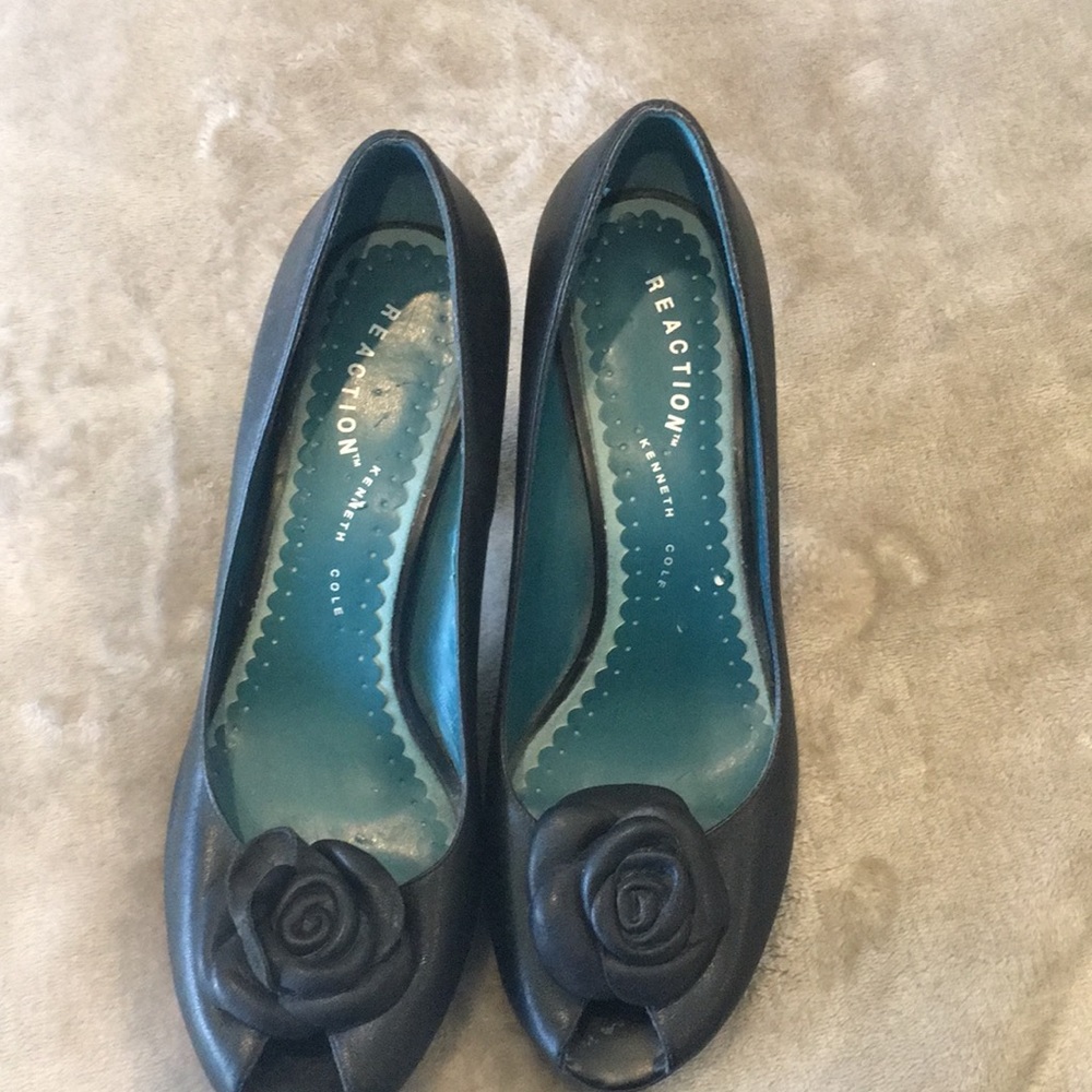 Kenneth Cole Reaction Peep toe Platform heel